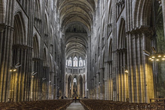 Architecture gothique: Admirer la cathédrale du XIIIe siècle Saint-Pierre de Beauvais